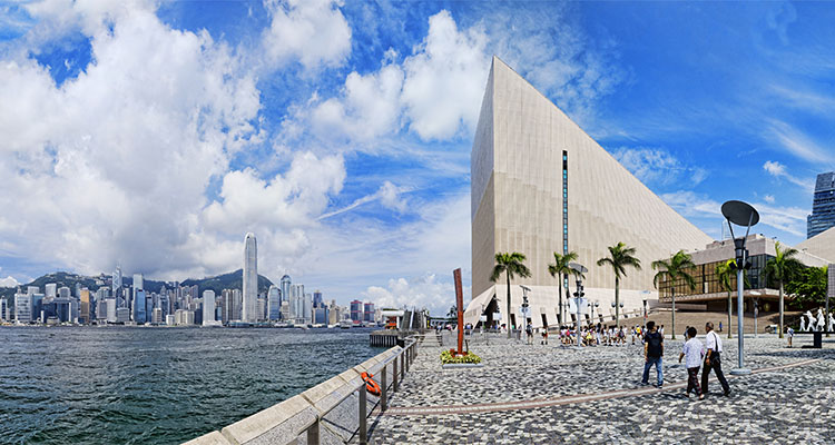 2023-摄图网_322226972_日间香港港港桅杆血管游客海洋蓝色城市运输天际摩天大楼建筑（企业商用）